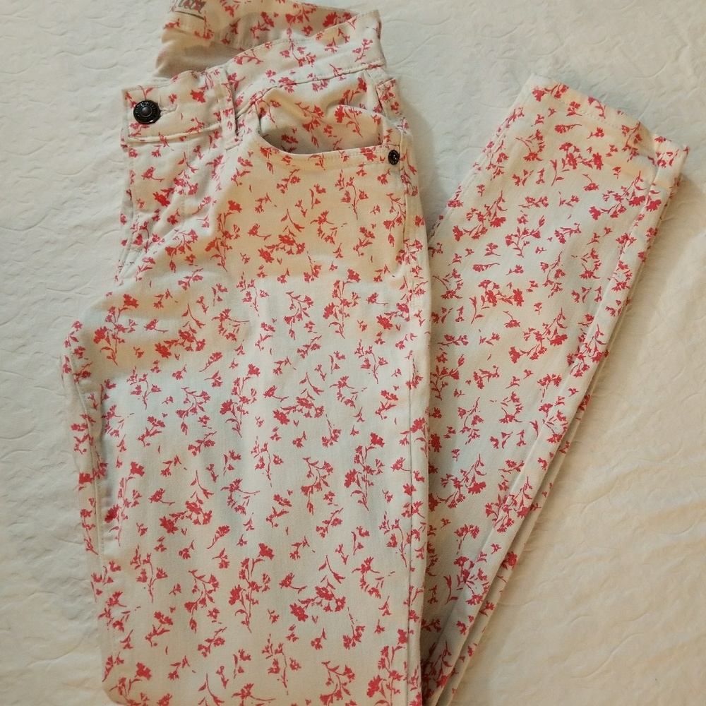 Old Navy Off-White Flowers Printed Jeggings